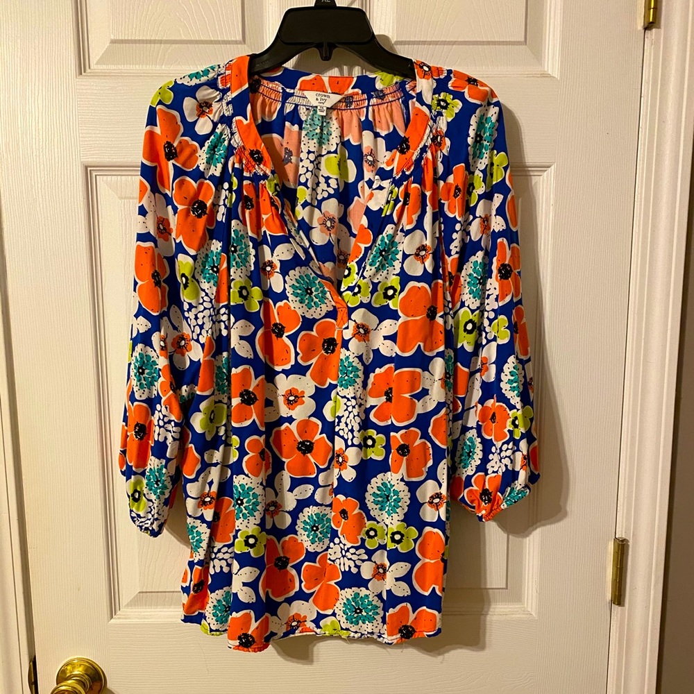 NWOT Crown & Ivy Floral Print Blouse. Size 3X.